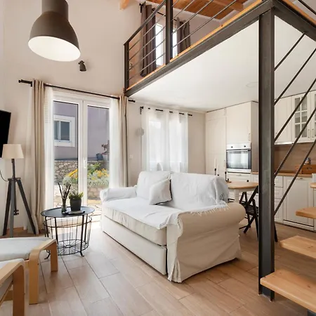 Semesterbostad Stathis *